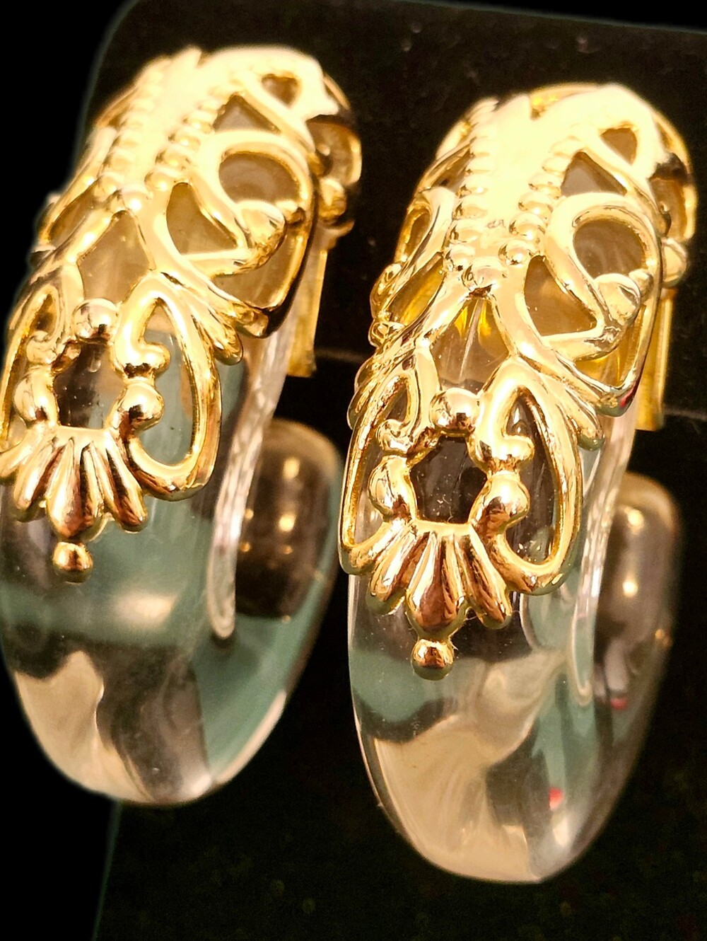 Vintage Inna Cytrine 1980s Clear Lucite & Goldtone Baroque Filigree Hoops